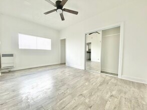 979 S Oxford Ave, Unit 106A in Los Angeles, CA - Foto de edificio - Building Photo