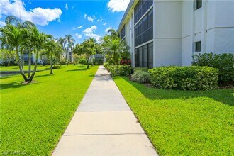 788 Park Shore Dr in Naples, FL - Foto de edificio - Building Photo