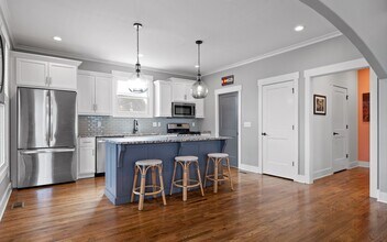 5303 Saint Elmo Ave in Chattanooga, TN - Foto de edificio - Building Photo