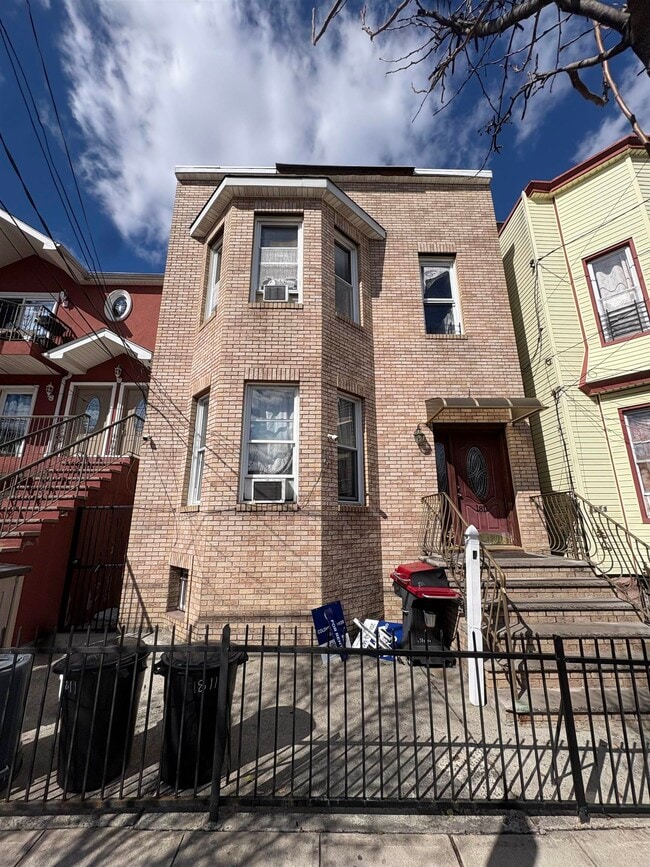 property at 1811 Summit Ave