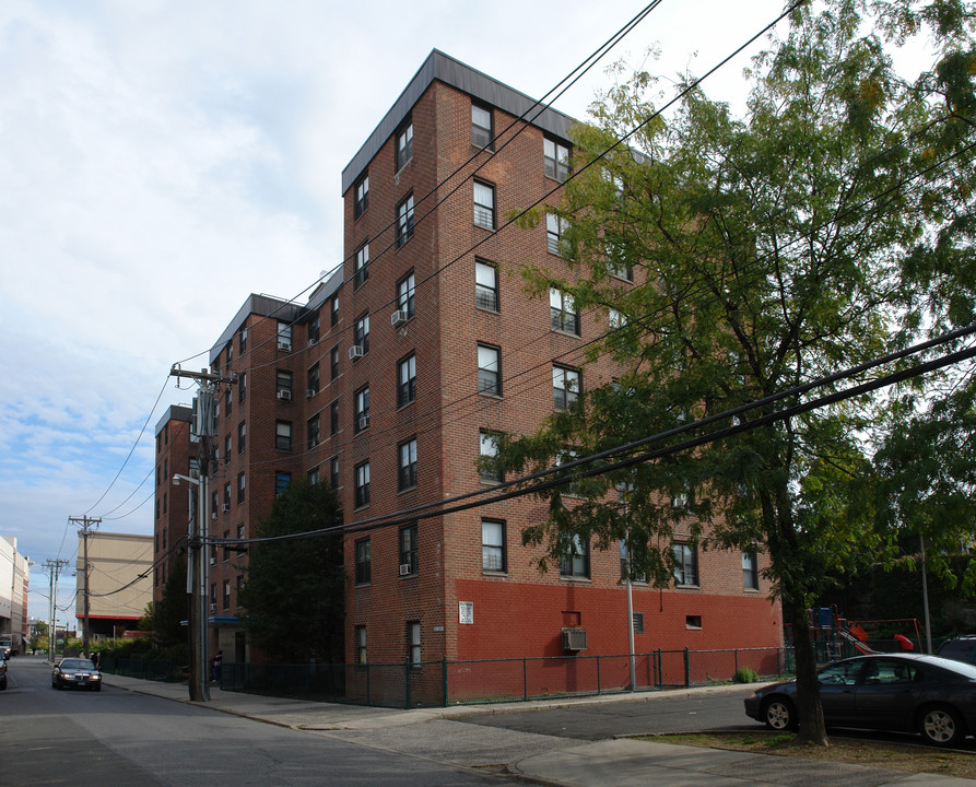 45 Traverse Ave in Port Chester, NY - Building Photo