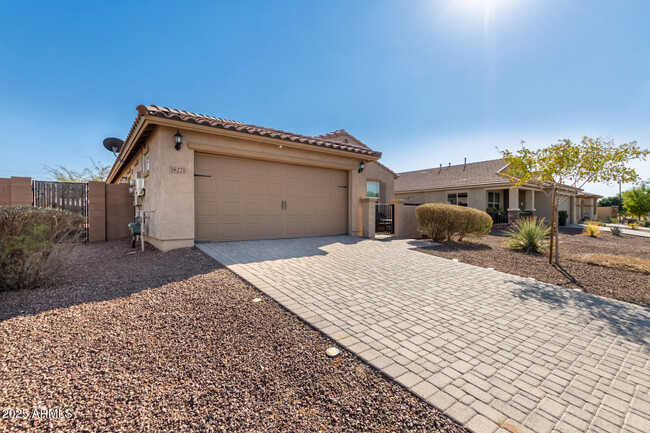 18221 W Pueblo Ave in Goodyear, AZ - Foto de edificio - Building Photo