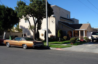 1023 Larch St in Inglewood, CA - Building Photo