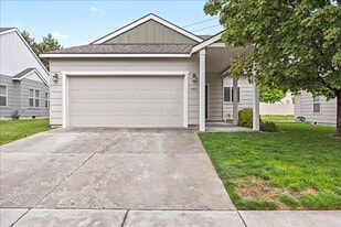 7808 W 5th Ave in Kennewick, WA - Building Photo