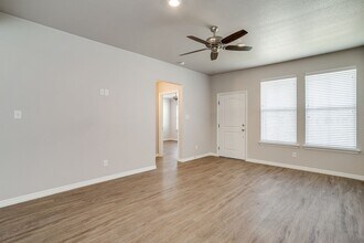 1260 Trailside Dr in Burleson, TX - Building Photo - Building Photo