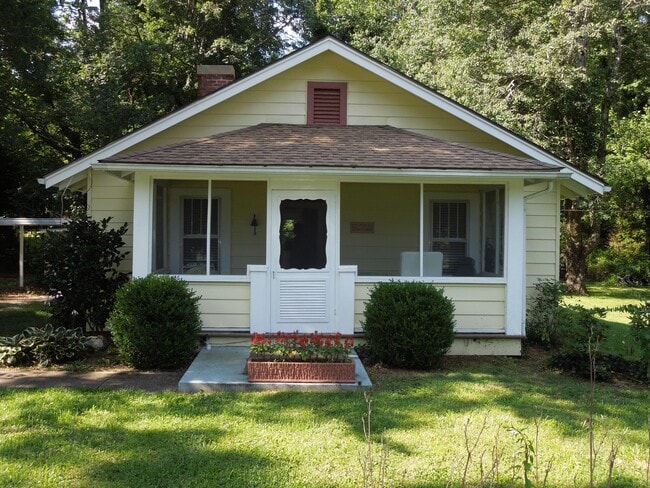 property at 821 Maybank Dr