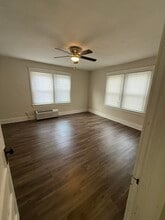 110 W Vine St, Unit C in Springfield, IL - Building Photo - Building Photo