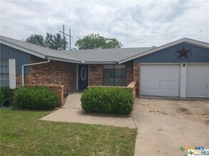 1217 Craig St, Unit 203 in Copperas Cove, TX - Foto de edificio - Building Photo