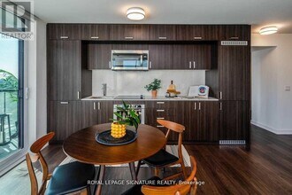 18 Erskine Ave in Toronto, ON - Building Photo - Building Photo