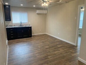 7867 28th St in White City, OR - Building Photo - Building Photo