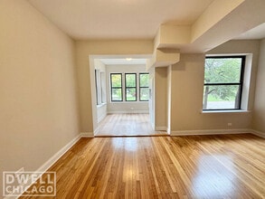 2325 N Kedzie Blvd, Unit 1 in Chicago, IL - Building Photo - Building Photo