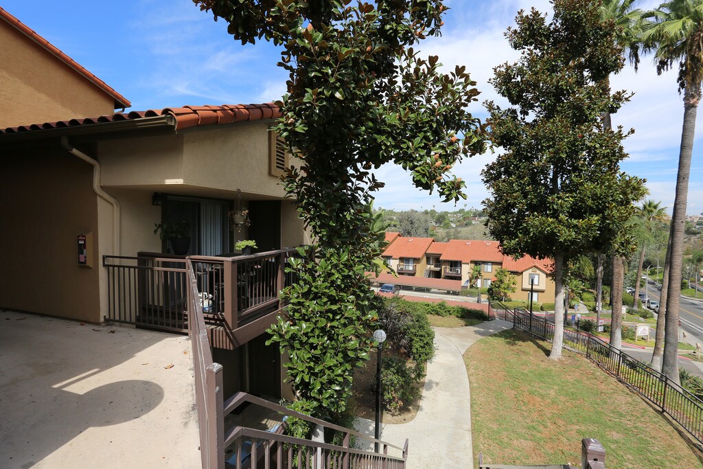 Bella Terra Vista, CA Apartments