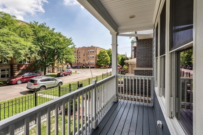 3409 W Cortland St in Chicago, IL - Building Photo - Building Photo