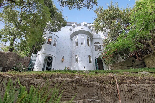 property at 8527 Wonderland Ave
