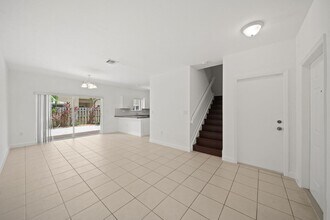 21459 SW 86th Pl in Cutler Bay, FL - Building Photo - Building Photo