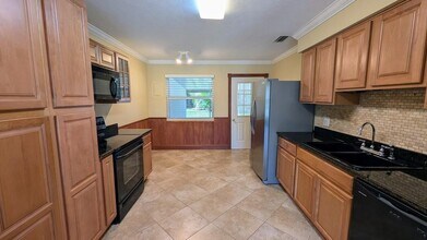 830 NW 10th Terrace in Stuart, FL - Building Photo - Building Photo