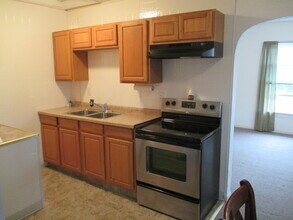 105 Hanover St, Unit #2 in Mankato, MN - Building Photo - Building Photo