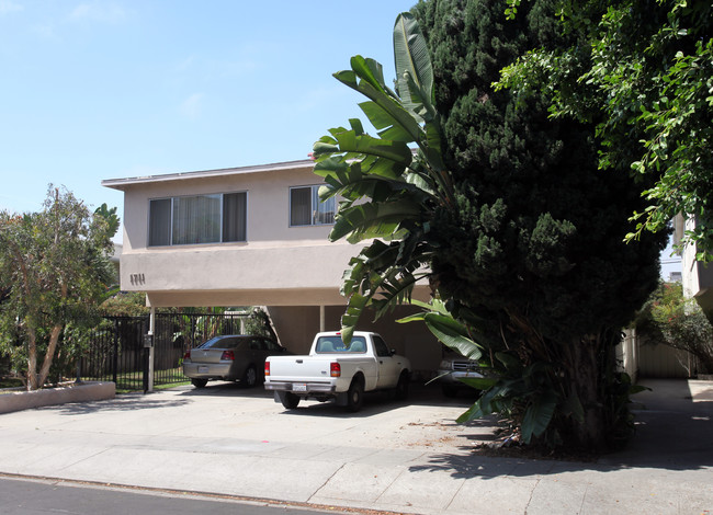 1711 Purdue Ave in Los Angeles, CA - Foto de edificio - Building Photo