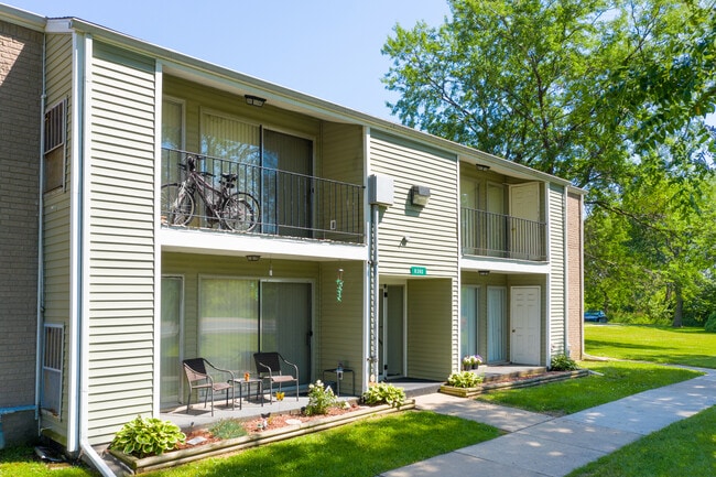 Newport Park Apartments in Newport, MI - Foto de edificio - Building Photo