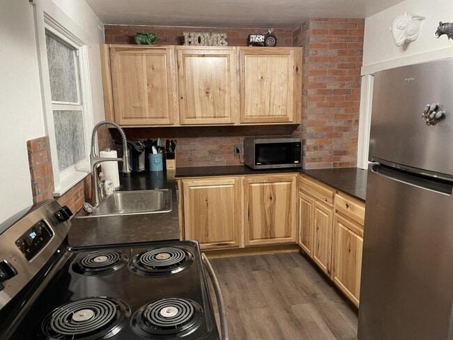 property at 311 W Robinson St