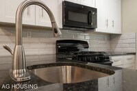 5619 Warrington Ave photo'