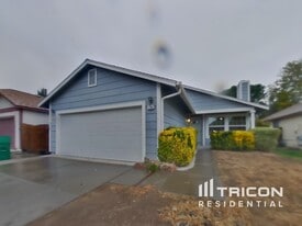 1582 Woodhaven Ln in Sparks, NV - Building Photo