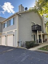 268 Windsor Ct in South Elgin, IL - Building Photo