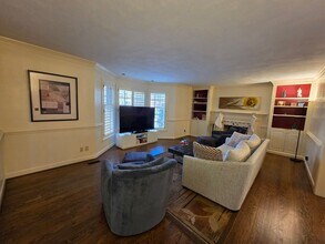 313 Raleigh Ave in Norfolk, VA - Building Photo - Building Photo