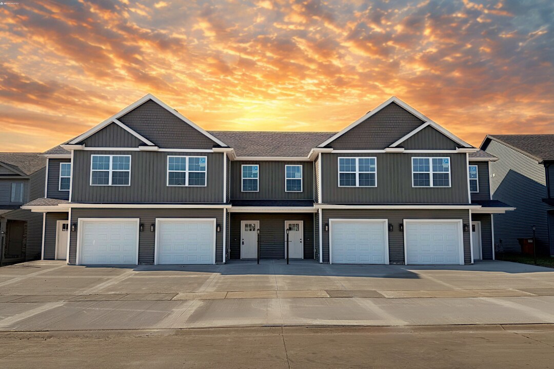 3310 Stoneway Ct, Unit 1 in Champaign, IL - Building Photo