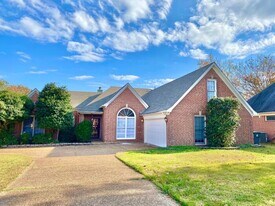 836 Tropicana Dr E in Memphis, TN - Building Photo