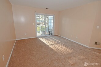 1412 Waterford Dr in Edison, NJ - Building Photo - Building Photo