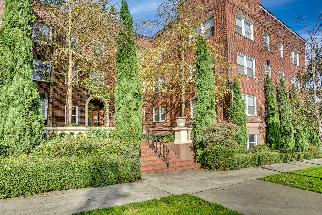 The Carlton WA Apartments