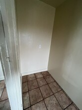 1251 E 59th Pl-Unit -Unit A in Los Angeles, CA - Building Photo - Building Photo