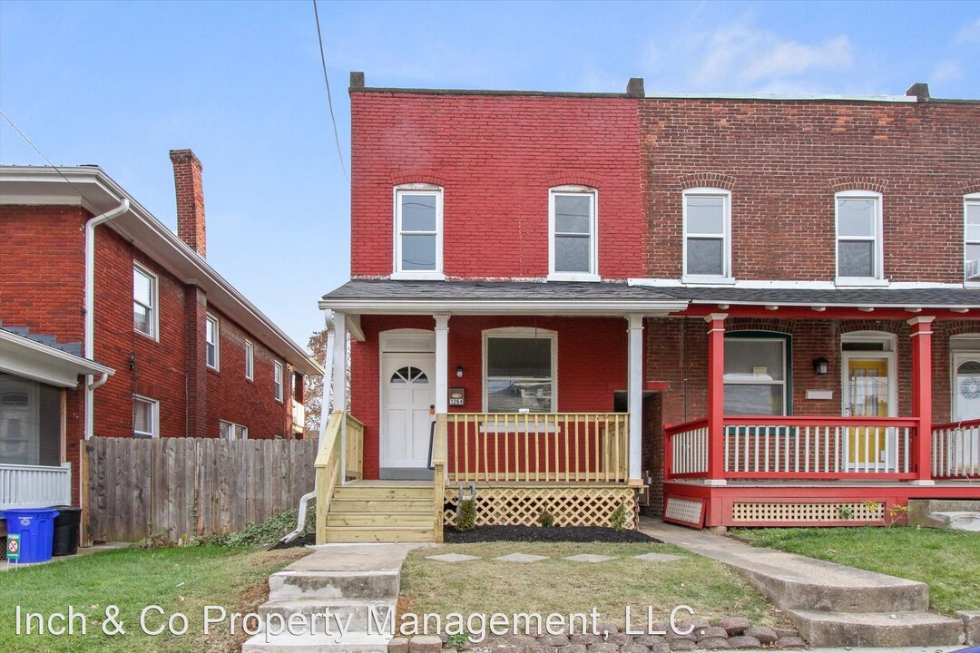 1264 W King St Photo