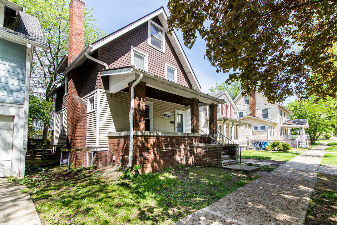 812 Sybil St in Ann Arbor, MI - Foto de edificio