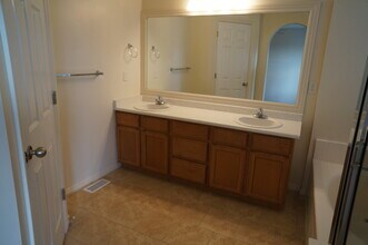 944 Longleaf Dr in North Salt Lake, UT - Building Photo - Building Photo