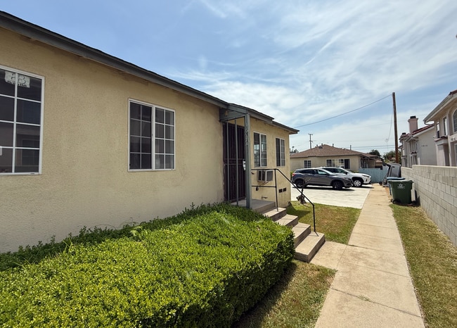 1617-1619 S Atlantic Blvd in Alhambra, CA - Building Photo - Building Photo