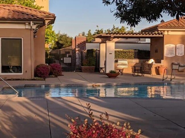 4800 Westlake Pkwy in Sacramento, CA - Building Photo - Building Photo