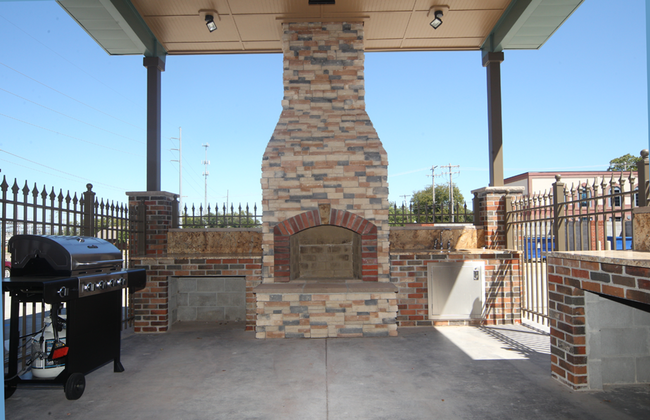 411 Garrison Ave in Fort Smith, AR - Building Photo - Building Photo