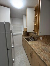 3300 SW 28th St in Miami, FL - Building Photo - Building Photo