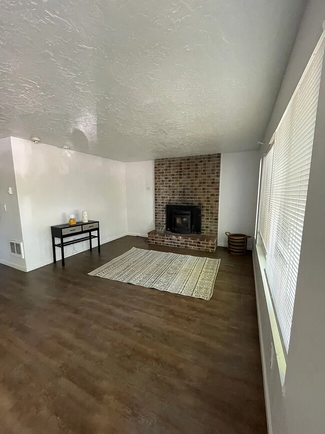 3380 SE 1st St in Gresham, OR - Building Photo - Building Photo