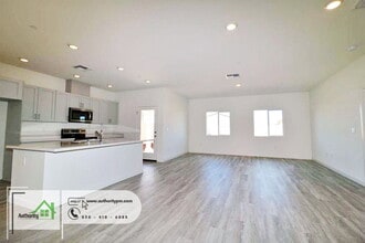 2141 Hilltop Dr in Redding, CA - Building Photo - Building Photo