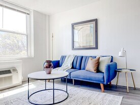 2515 Burnet Ave in Cincinnati, OH - Building Photo