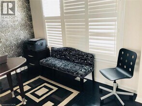 945 Farmstead Dr in Milton, ON - Building Photo - Building Photo