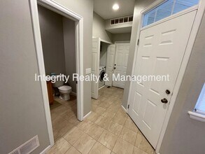 9106 W Phillips Dr in Littleton, CO - Building Photo - Building Photo