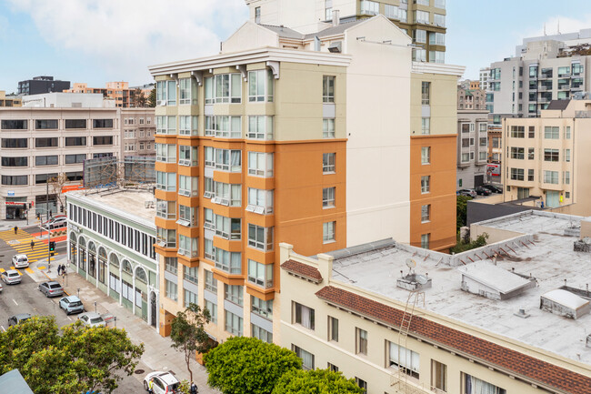 Symphony Towers in San Francisco, CA - Building Photo - Building Photo