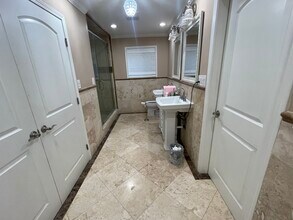 5327 Valley Ridge Ave in Los Angeles, CA - Building Photo - Building Photo