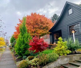 6605 N Fenwick Ave, Unit A in Portland, OR - Building Photo - Building Photo