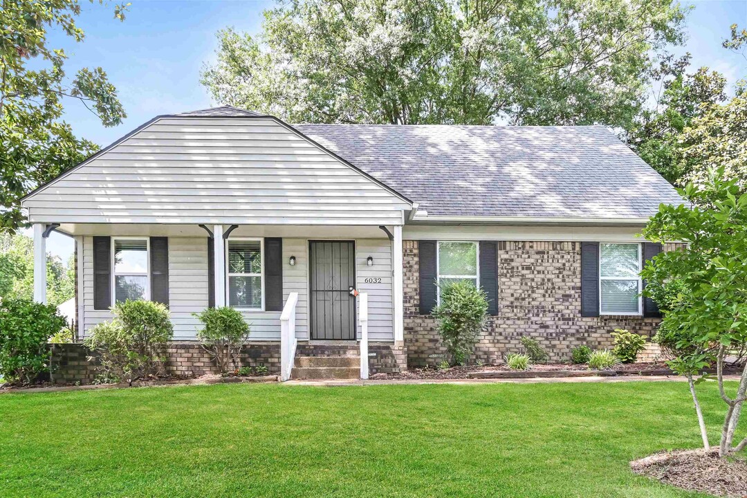 6032 Cascade Hill Cove in Bartlett, TN - Foto de edificio