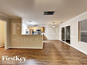 2434 Cairns Mill Court in Charlotte, NC - Foto de edificio - Building Photo